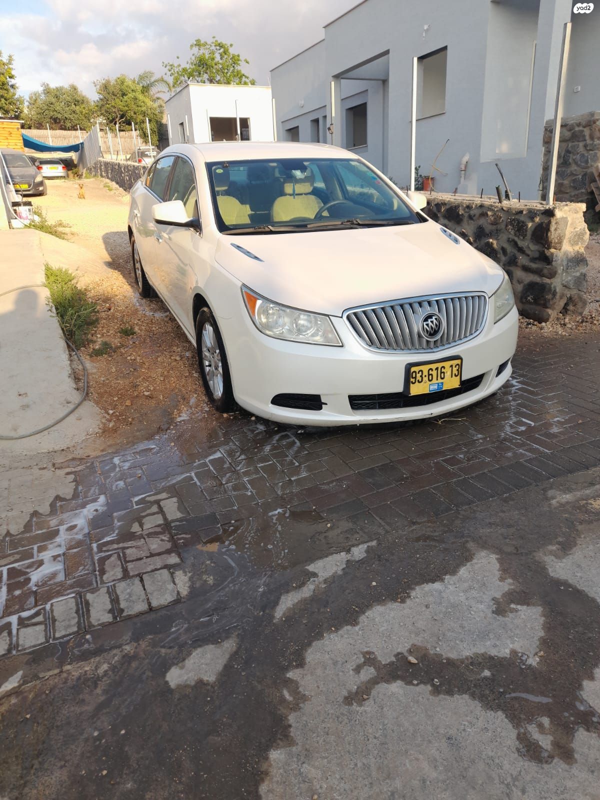 מודעת רכב ביואיק לה-קרוס