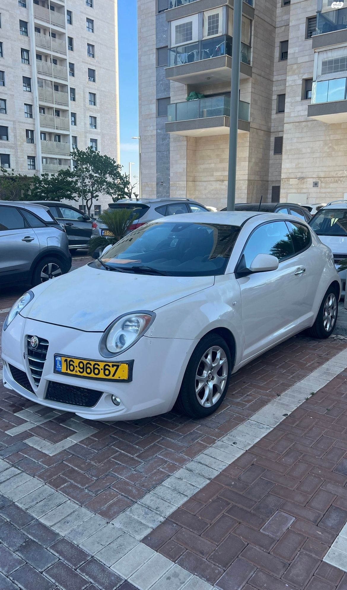 מודעת רכב אלפא רומיאו מיטו