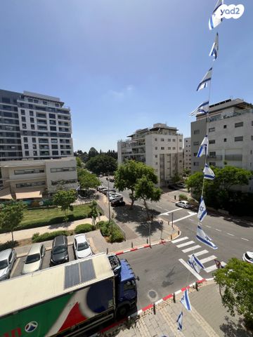 דרך לוי אשכול 121