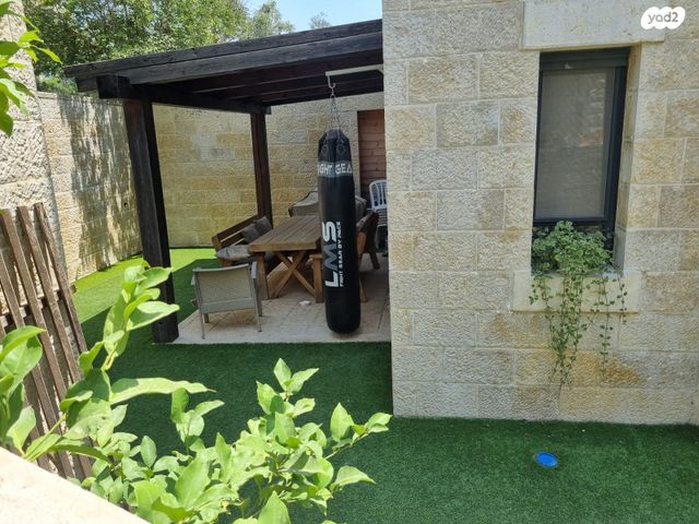 דו משפחתי, שכונה ז', מבשרת ציון