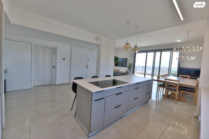 גג/ פנטהאוז, התאנים, מרכז העיר, קרית אתא