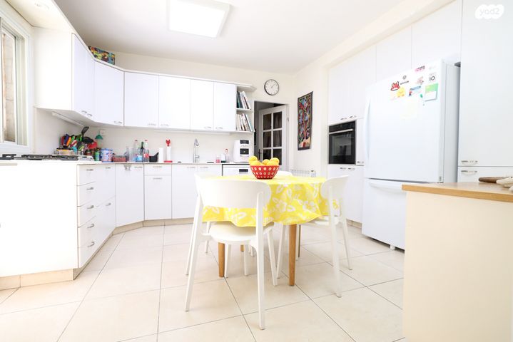 דו משפחתי, שכונה ט', מבשרת ציון