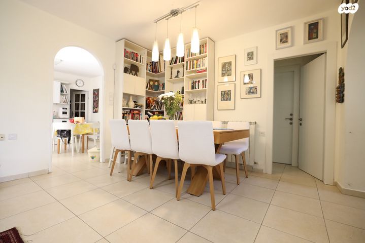 דו משפחתי, שכונה ט', מבשרת ציון