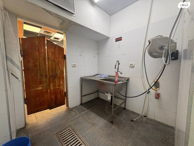 חנויות/ שטח מסחרי, שדרות הרצל, שפרינצק, רמלה