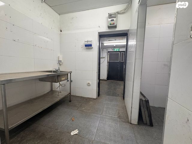 חנויות/ שטח מסחרי, שדרות הרצל, שפרינצק, רמלה