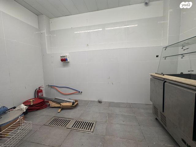 חנויות/ שטח מסחרי, שדרות הרצל, שפרינצק, רמלה