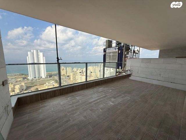 דירה, שדרות בן אב"י 24, נוף הטיילת, נתניה