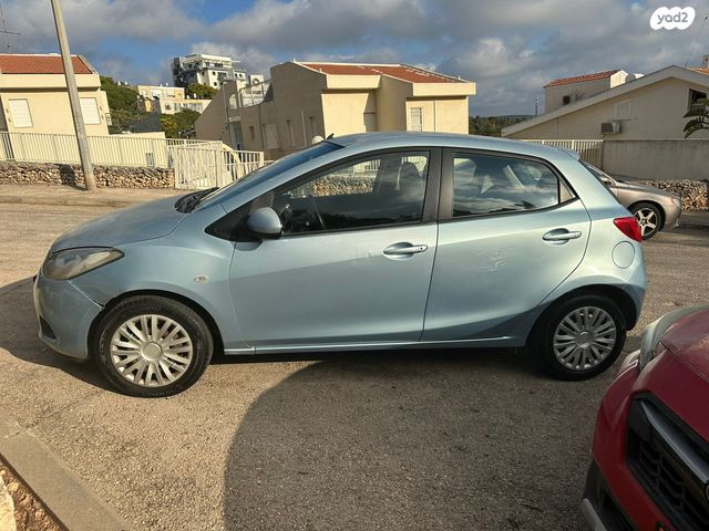 מודעת רכב מאזדה 2