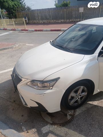 מודעת רכב לקסוס CT