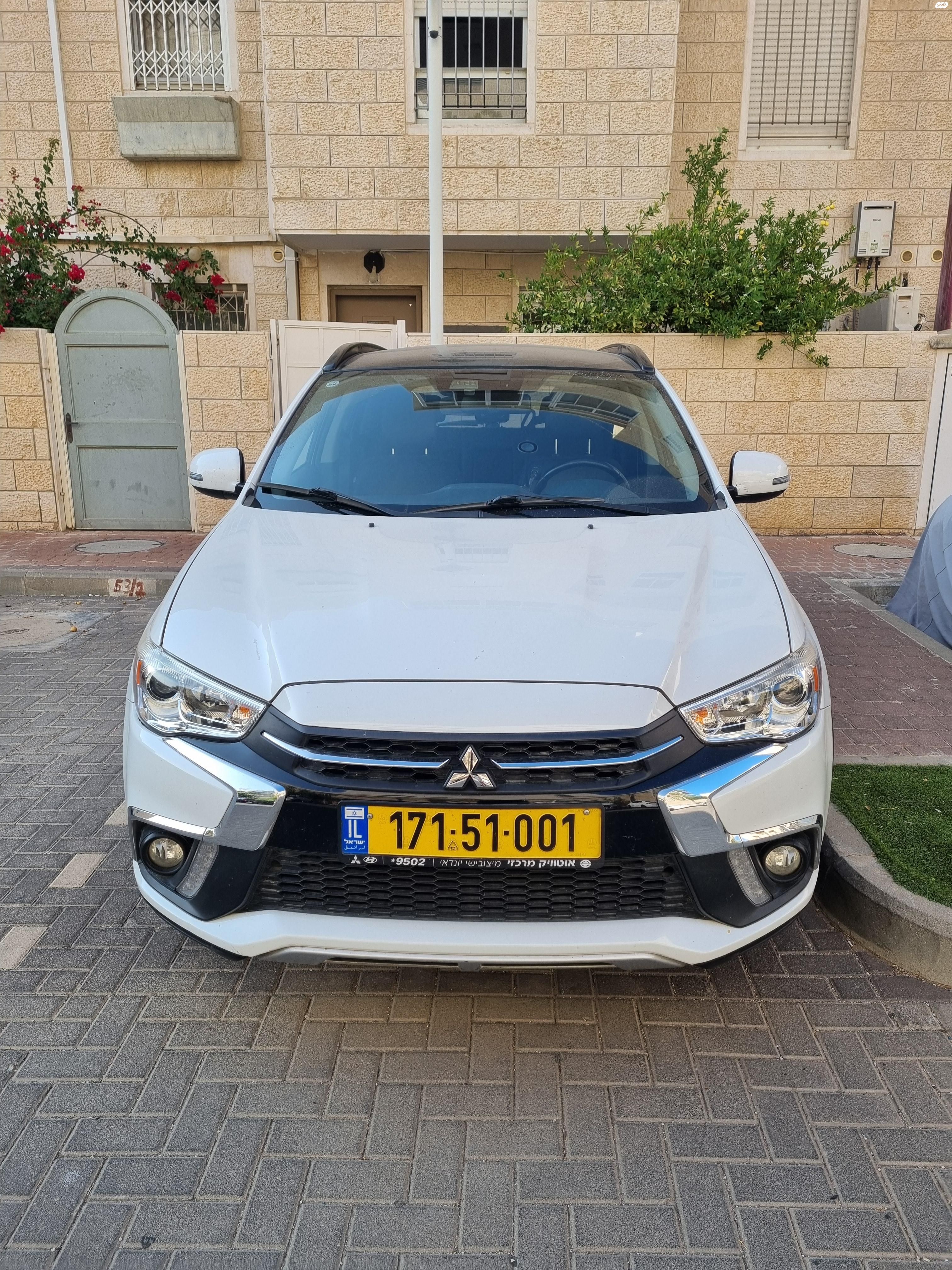 מודעת רכב מיצובישי ASX