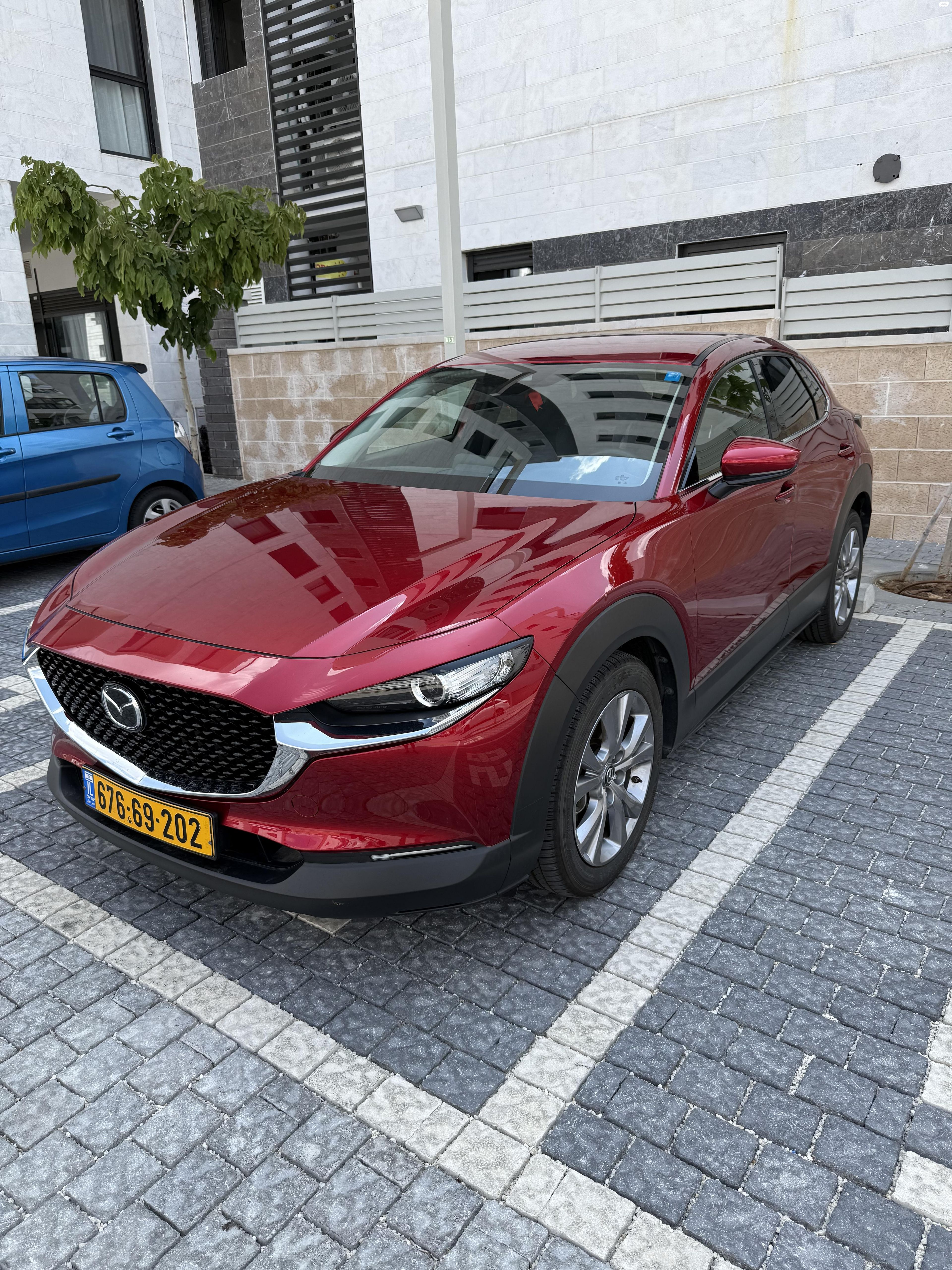 מודעת רכב מאזדה CX-30