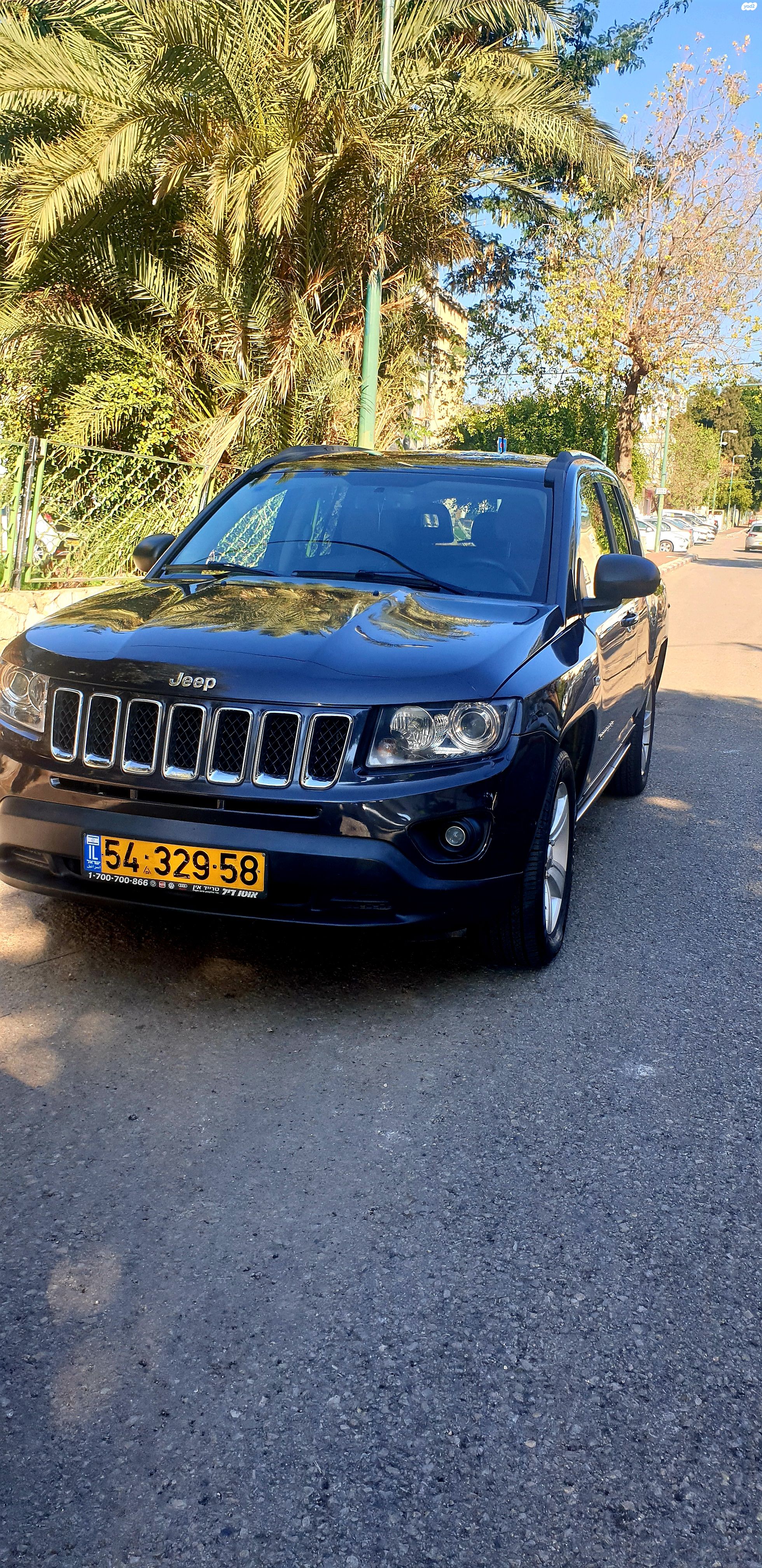 מודעת רכב ג'יפ קומפאס