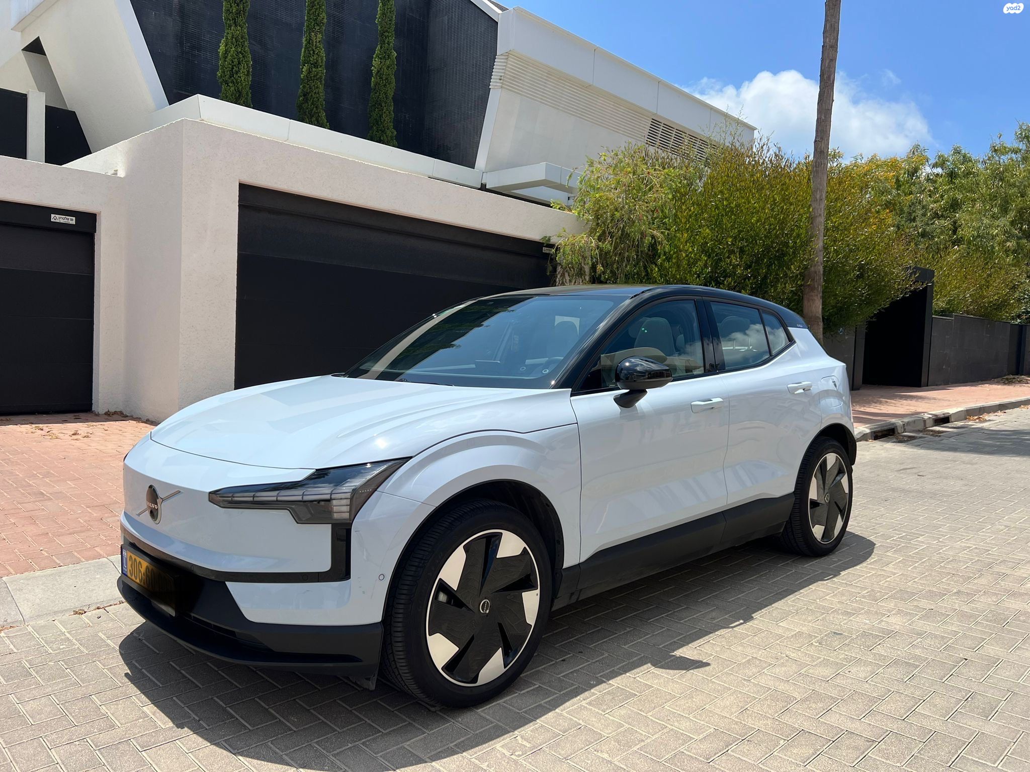 מודעת רכב וולוו EX30