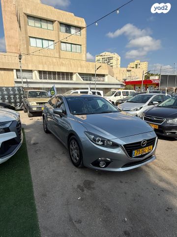 מודעת רכב מאזדה 3
