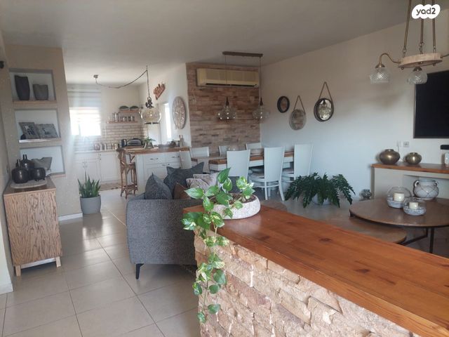 בית פרטי/ קוטג', צפצפה 12, נוף הגלעד, בית שאן