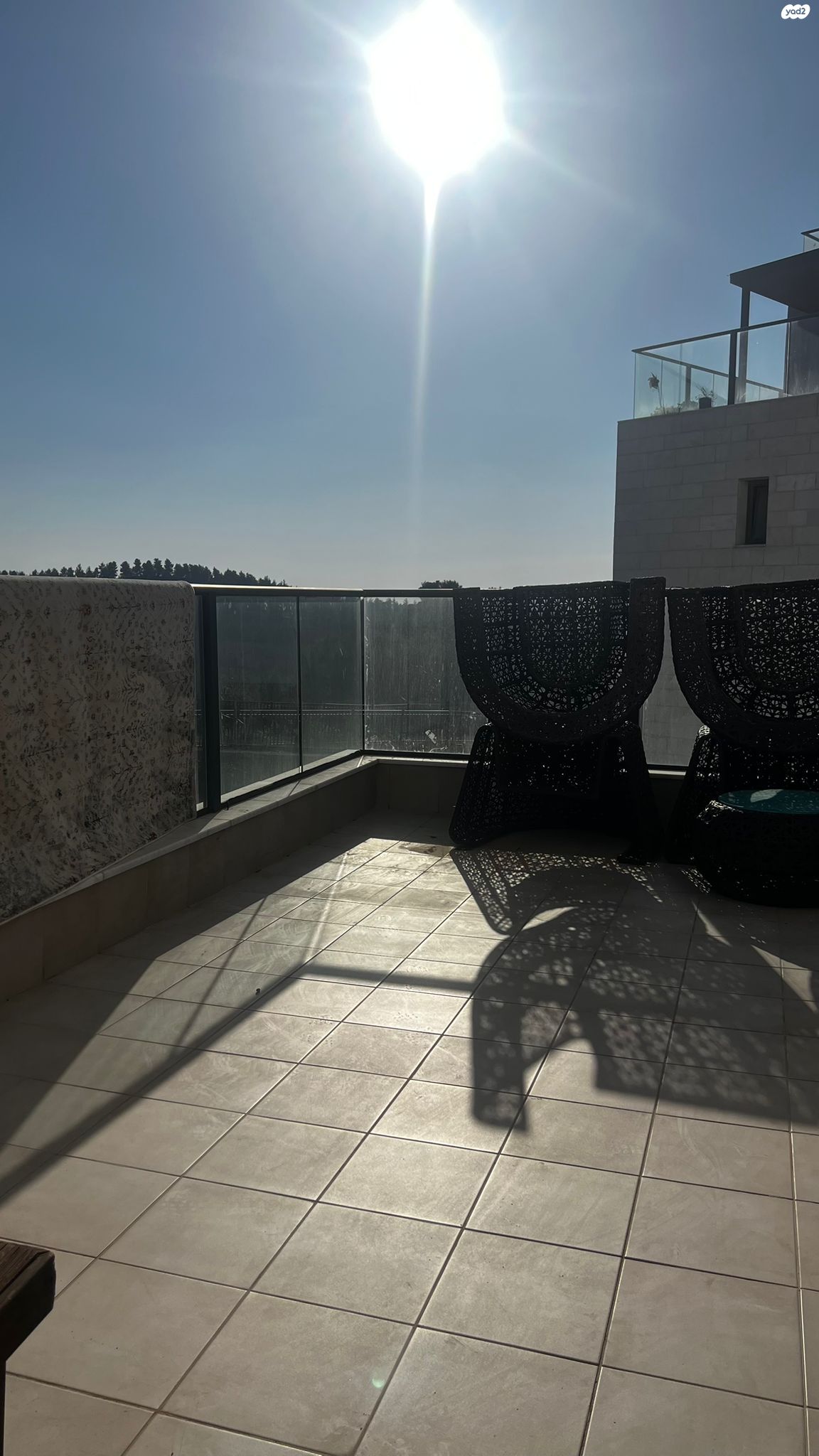 השקד 10