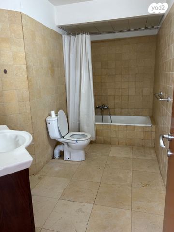 דרך זאב ז'בוטינסקי 7