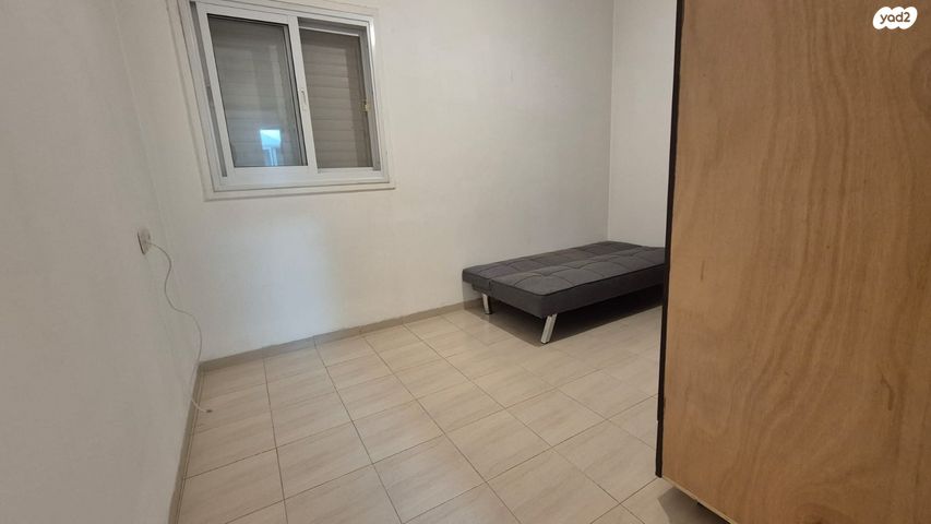 דירה, גולדה מאיר, שיכון עובדים, טבריה