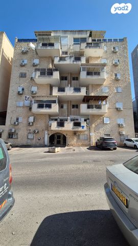 דירה, גולדה מאיר, שיכון עובדים, טבריה