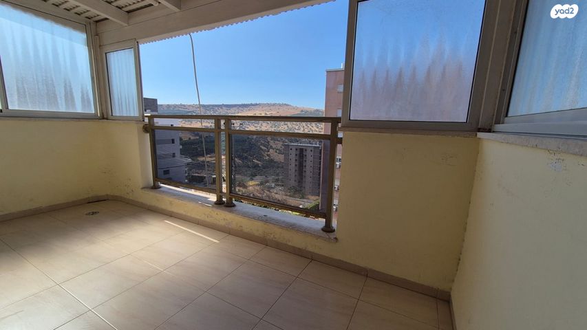 דירה, גולדה מאיר, שיכון עובדים, טבריה