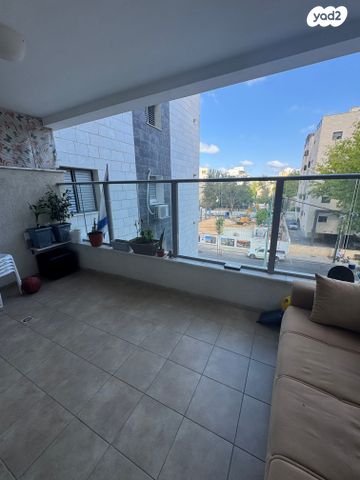 דירה, קרן היסוד 90, מרכז העיר, סביניה, הוותיקה, קרית ביאליק