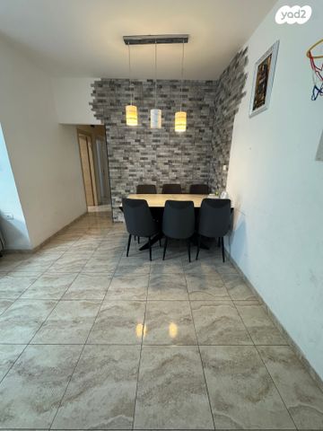 דירה, קרן היסוד 90, מרכז העיר, סביניה, הוותיקה, קרית ביאליק