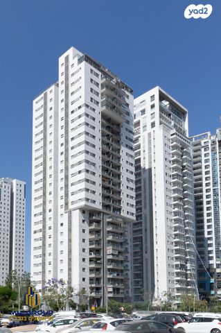 דירה, דודו דותן, הרקפות, ראשון לציון