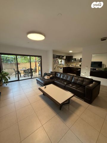 בית פרטי/ קוטג', אחד העם, אזור