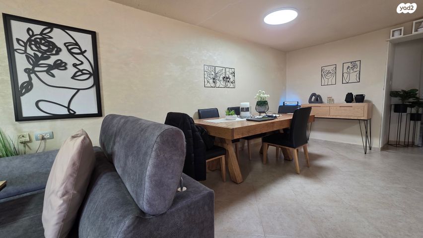 דו משפחתי, גבים, ערד