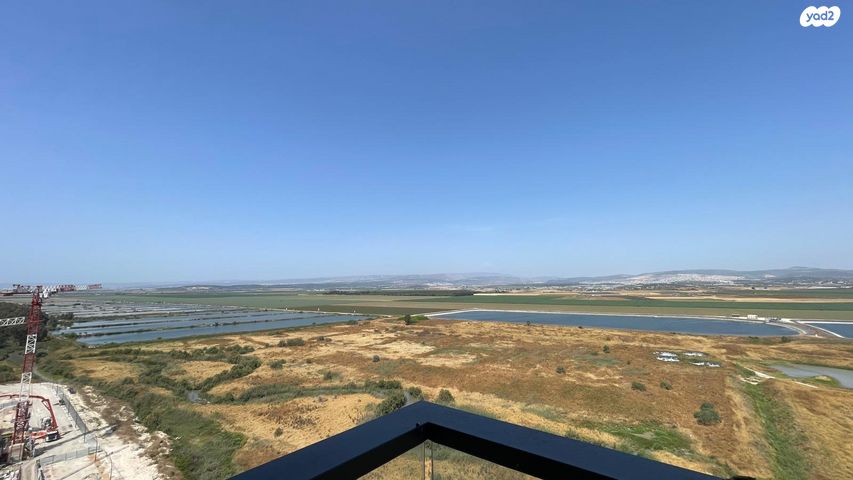 דירה, אריק אינשטיין, נאות אפק, אפקה, קרית ביאליק