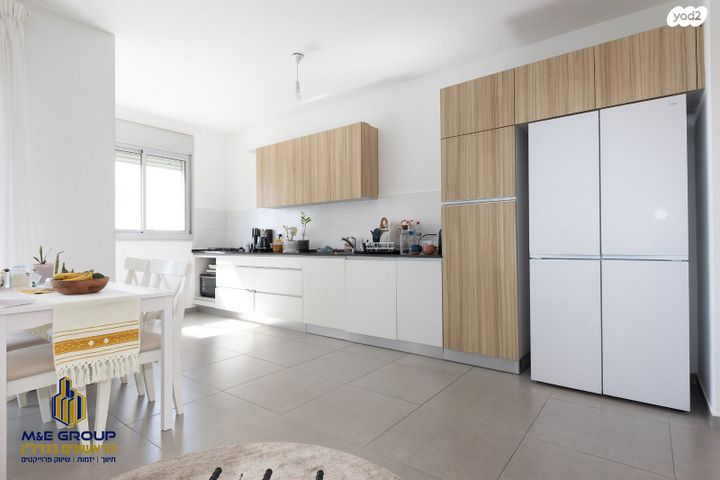 דירה, דודו דותן, הרקפות, ראשון לציון