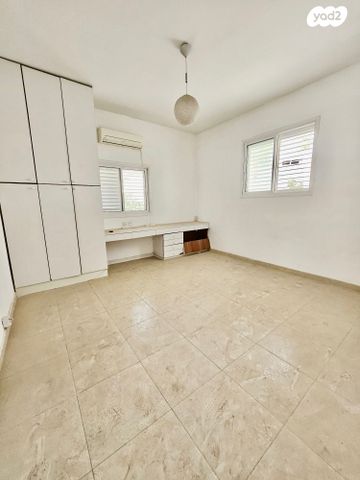 דירה, רמב"ם, גבעת הרמבם, גבעתיים