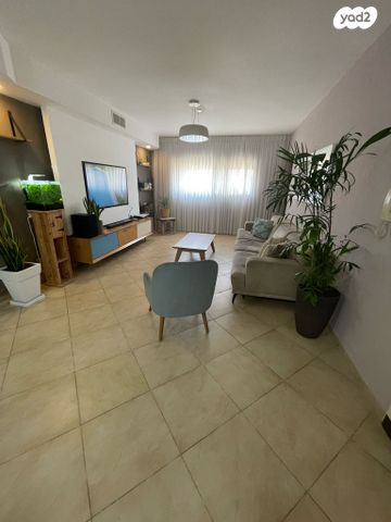 דירה, גדרה הצעירה, גדרה