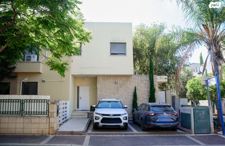 דו משפחתי, גדרה