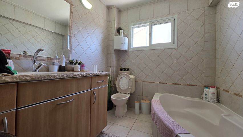 דו משפחתי, גבים, ערד