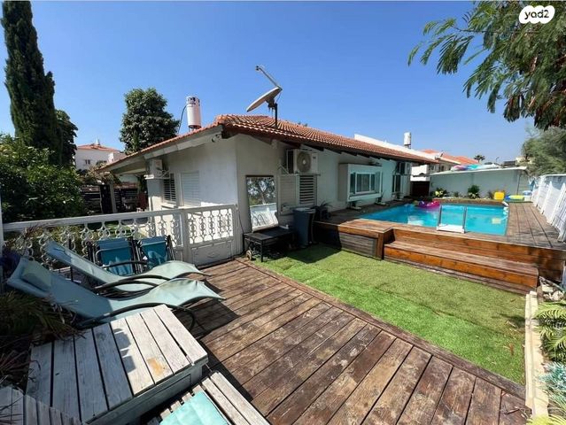 בית פרטי/ קוטג', שביל הדקל, בת הדר