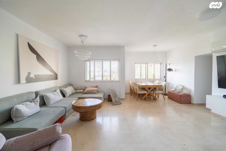 גג/ פנטהאוז, ארלוזורוב, גבעתיים