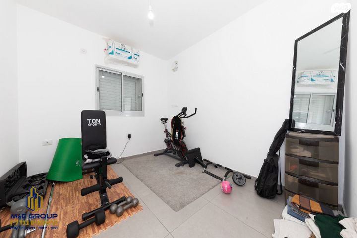 דירה, דודו דותן, הרקפות, ראשון לציון