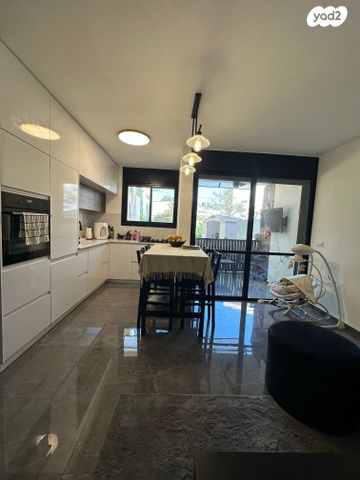 דירה, יצחק שדה, המושבה הגרמנית, חיפה