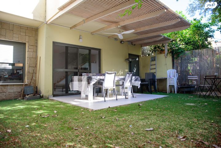 דו משפחתי, גדרה