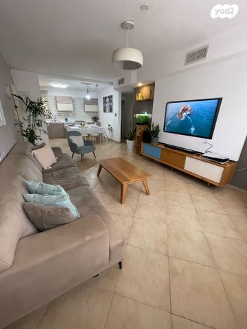 דירה, גדרה הצעירה, גדרה