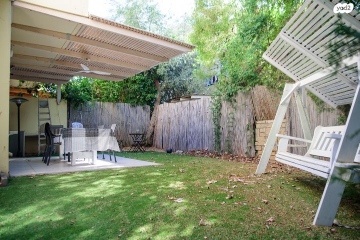 דו משפחתי, גדרה