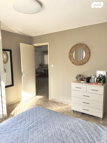 דירת גן, ידידיה אדמון, נחל בקע, באר שבע