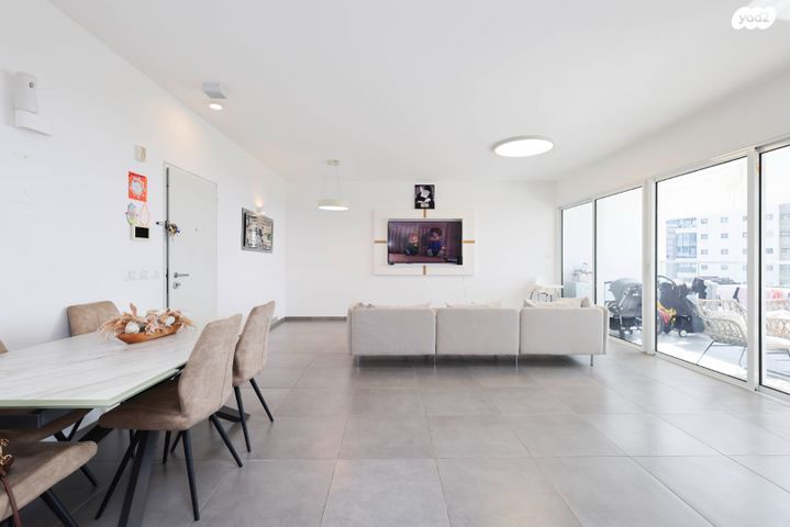 דירה, עוזי חיטמן 3, עיר ימים, נתניה