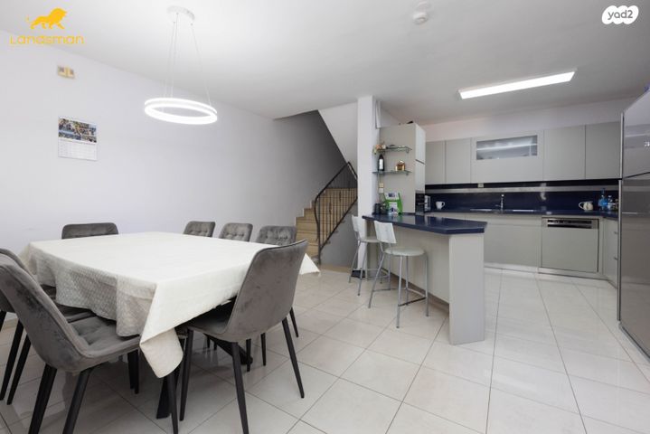 דו משפחתי, הולנד 13, פרדס הגדוד, נתניה