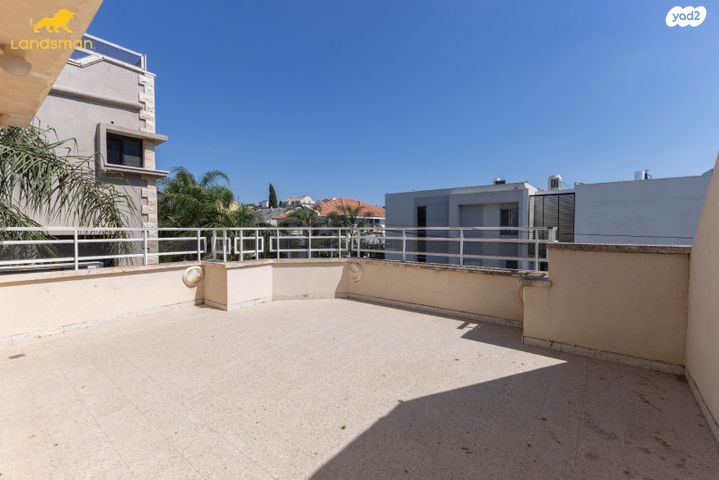 דו משפחתי, הולנד 13, פרדס הגדוד, נתניה