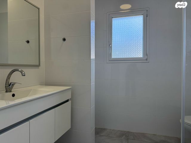 דירה, אדמית / יערית, שלומי