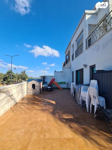 דו משפחתי, נופית, נופית