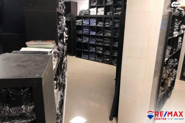 מחסנים, סוקולוב, מרכז, קרית עבודה, חולון