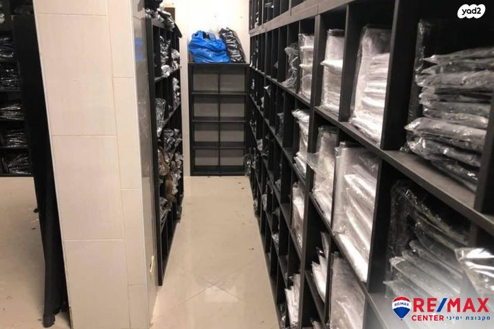 מחסנים, סוקולוב, מרכז, קרית עבודה, חולון